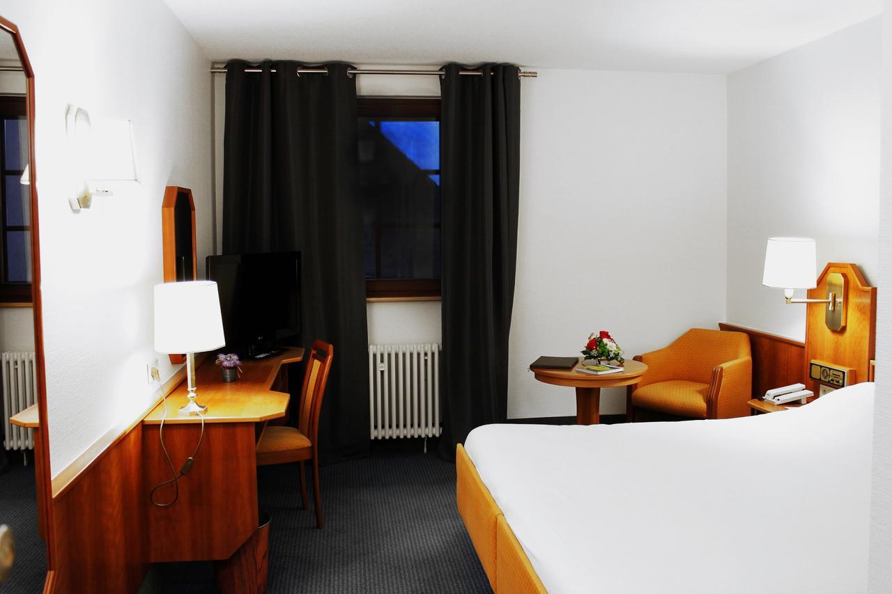 Hotel Restaurant Au Boeuf ブラエスハイム エクステリア 写真